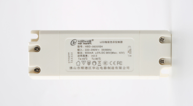 亚傅体育登录照明LED办公吊线灯,led面板灯,直发光面板灯，侧发光面板灯,面板灯厂家拥有专业生产团队，从面板灯零配件到电源都自己生产，保证每个环节的品质。