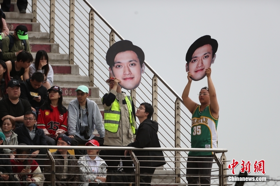 周冠宇正赛第16位发车，上海F1中国大奖赛开启主