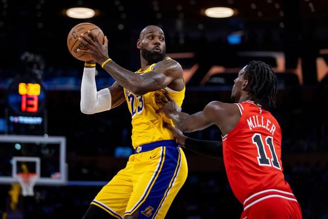 东契奇51+10+9准三双率队狂胜公牛 詹姆斯让权成湖