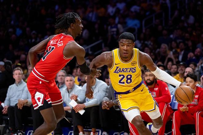 东契奇51+10+9准三双率队狂胜公牛 詹姆斯让权成湖