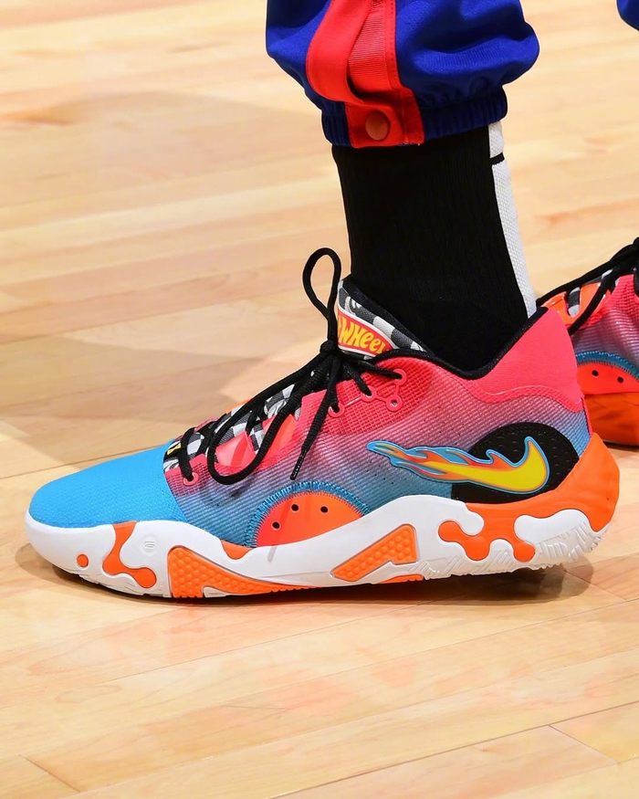 乔治晒出签名鞋回顾引热议 哪一双是他的最佳作