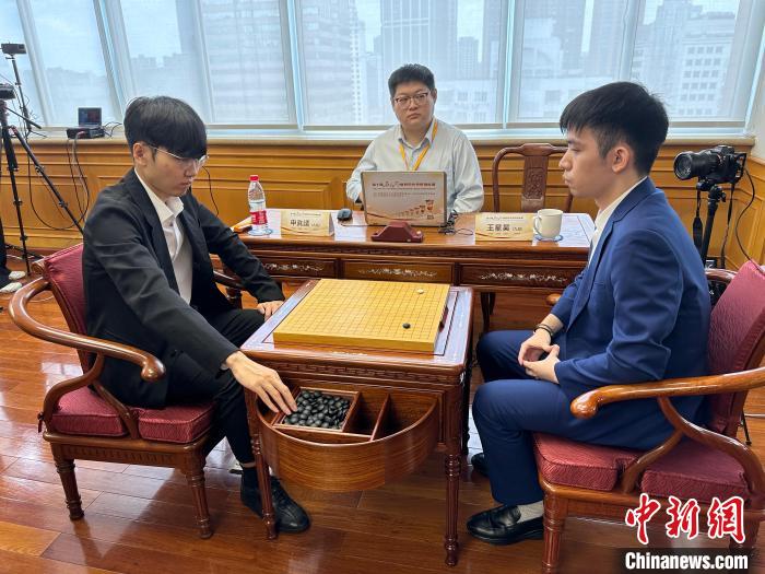 申真谞爆冷出局 王星昊力克强敌晋级八强