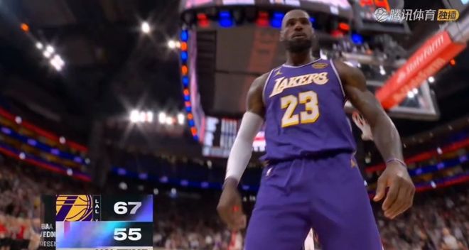 詹姆斯暴扣引领湖人逆转火箭 东契奇砍40分难掩