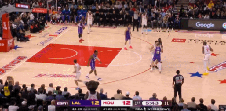 詹姆斯暴扣引领湖人逆转火箭 东契奇砍40分难掩